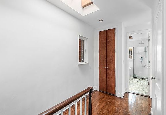 5th image of 3620 Irwin Ave Floor 2