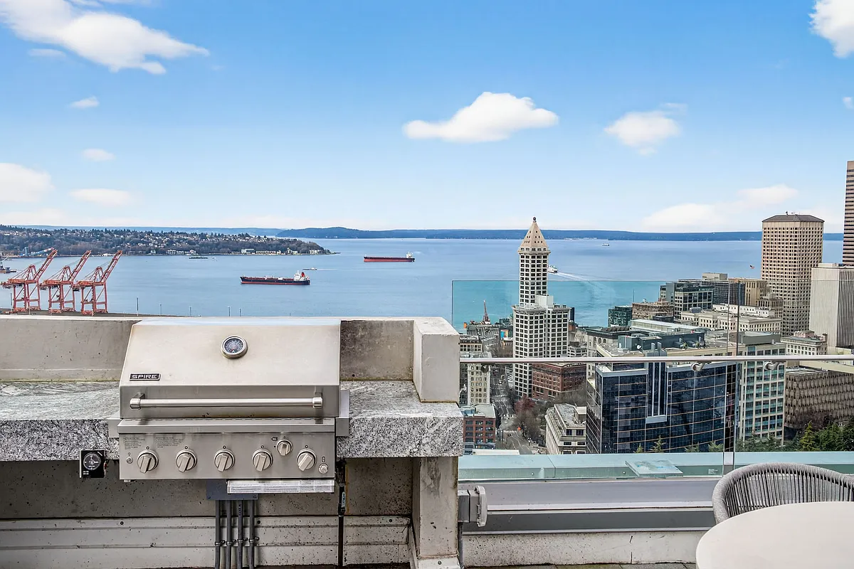 Building Photo - Yesler Towers