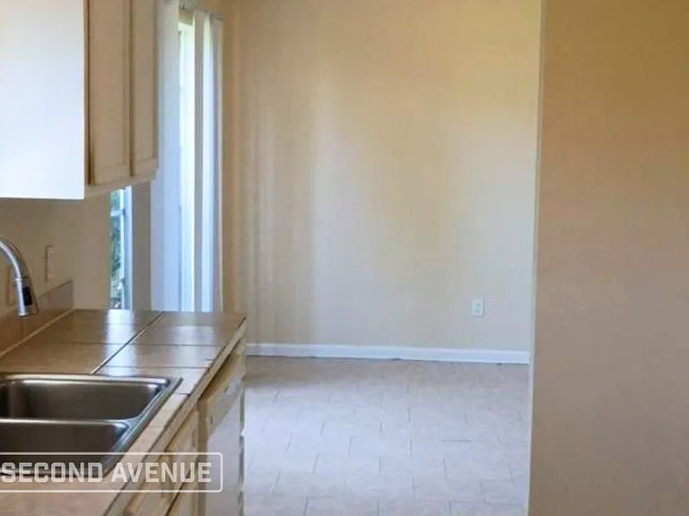 7035 Shady Arbor Ln — Photo 3