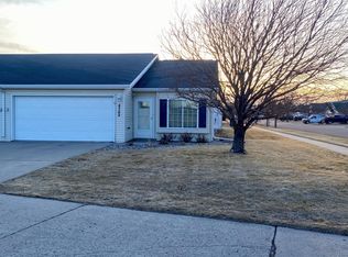 4702 10th Ave S, Fargo, ND 58103