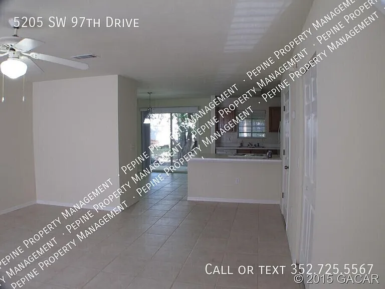 5205 SW 97th Dr — Photo 2