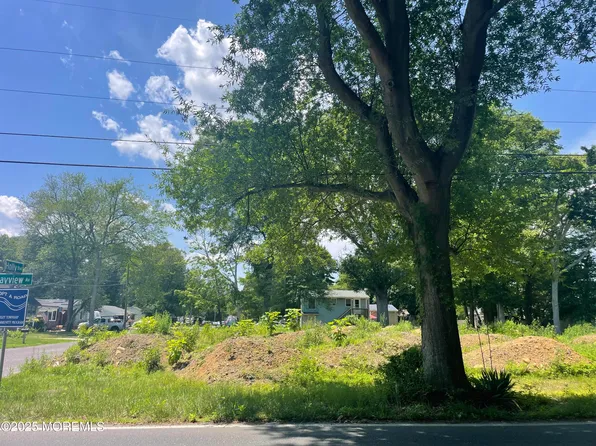 623 Holly Boulevard, Bayville, NJ 08721