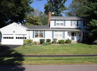 36 Southwood Dr, New Canaan, CT 06840