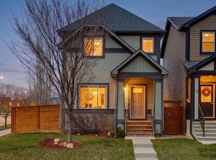 8 S Walgrove Grn SE, Calgary, AB T2X 2H8