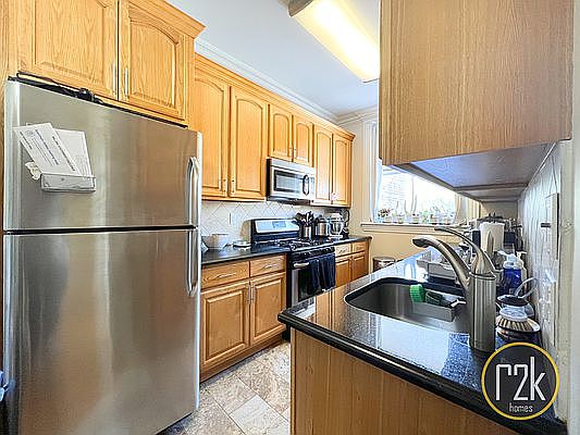 1st image of 3092 Steinway St #3F