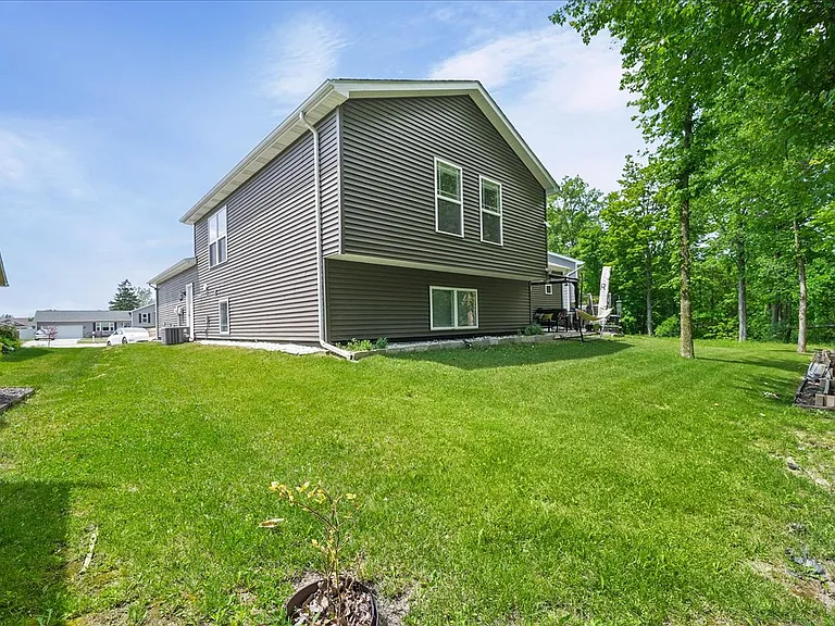 685 Friars Grn — Photo 21
