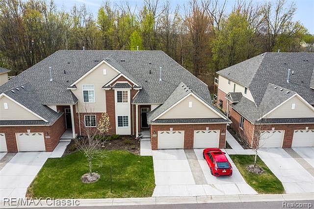 1st image of 29496 Woodpark Cir #93