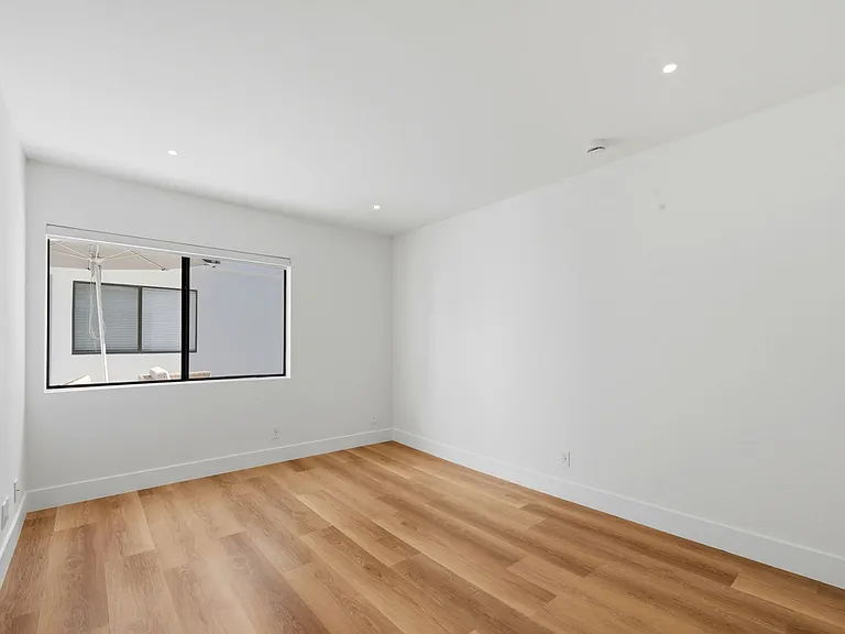 TALA Local at 832 Croft — Photo 14