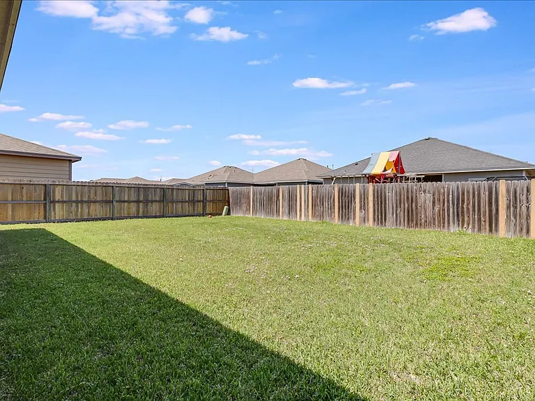 7610 Quartz Dr — Photo 25