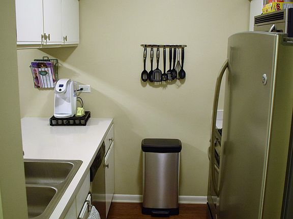 4th image of 127 Golfview Dr