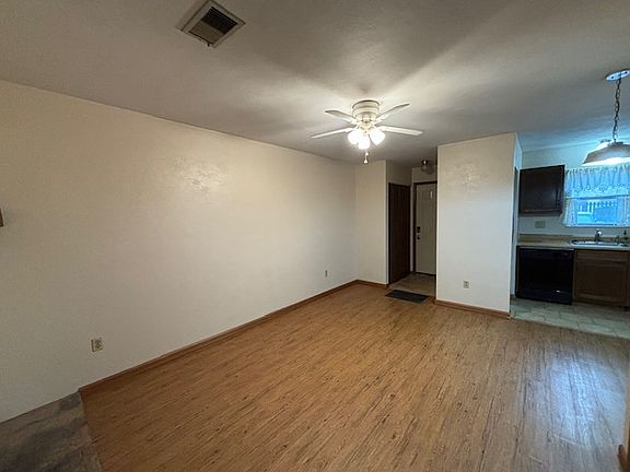 3rd image of 43 Pepperwood Ct #43