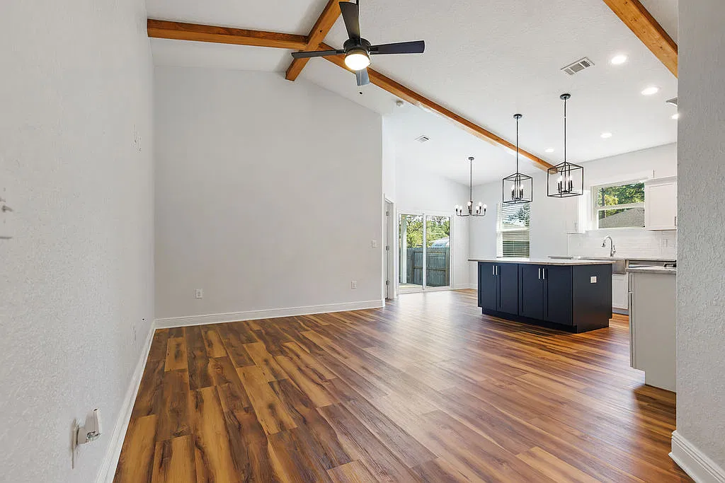 3 bed, $2,150 — Photo 3