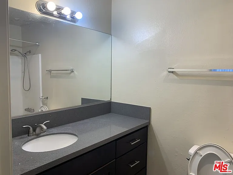 545 S Manhattan Pl #11 — Photo 16