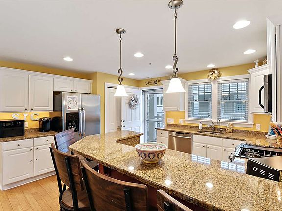 4th image of 309 56th St APT A5