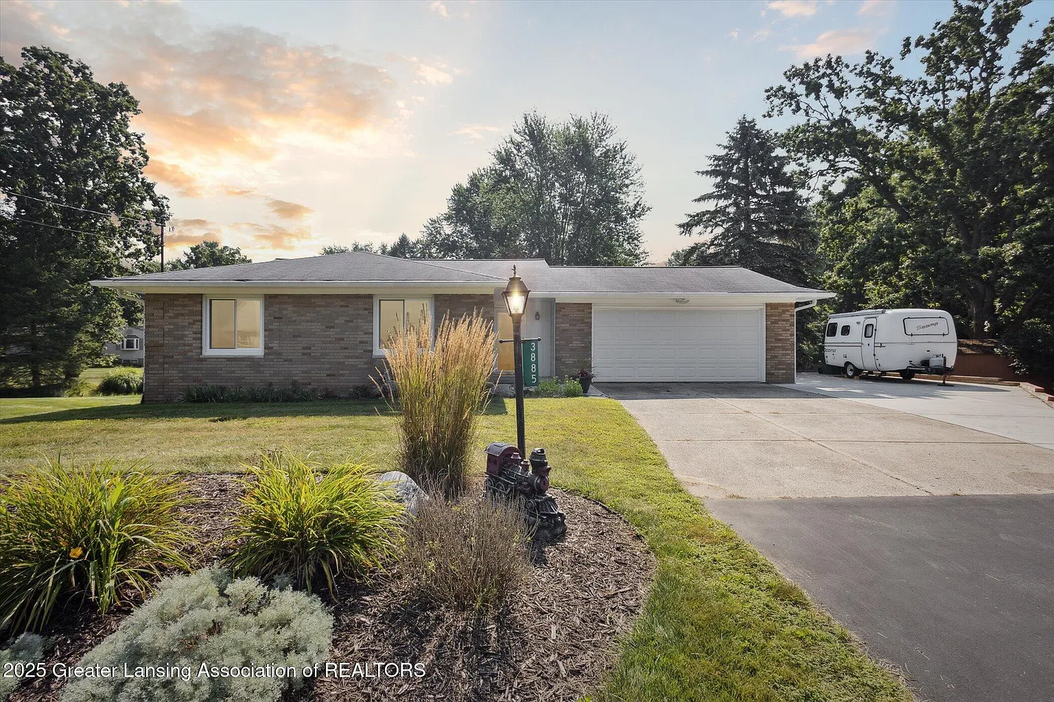3885 Sage Ln photo 1