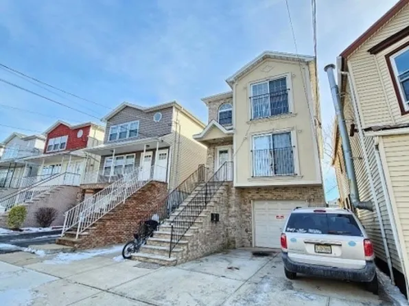 226 S 5Th St, Elizabeth City, NJ 07206