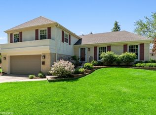 915 Stratford Ln, Downers Grove, IL 60516