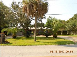 201 Country Club Rd, Shalimar, FL 32579