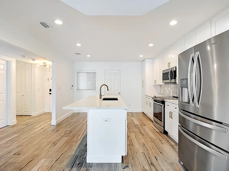 8733 Bay Pointe Dr — Photo 13