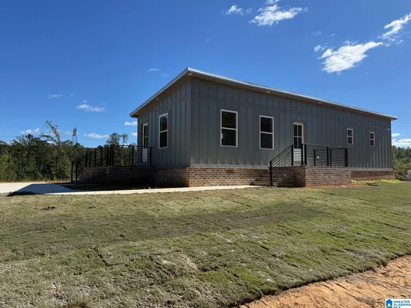 239 Red Hill School Rd, Hayden, AL 35063