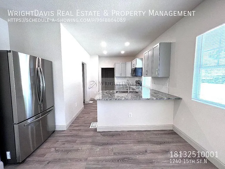 1240 15th St N — Photo 12