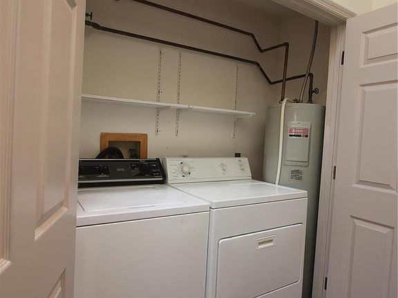 3rd image of 3902 Shenandoah Ave APT C