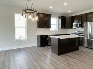 826 River Ridge Cir, Waterford, WI 53185