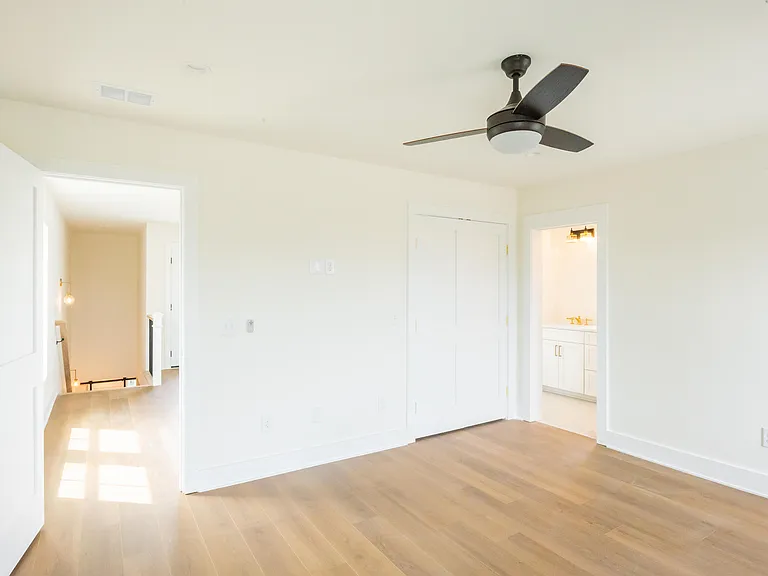 42 Cooper St #C — Photo 11