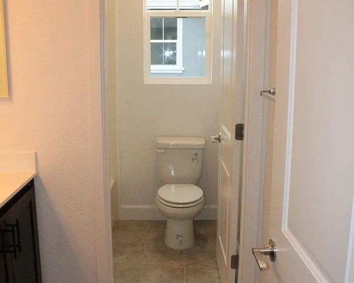 405 Mystic Ln — Photo 23