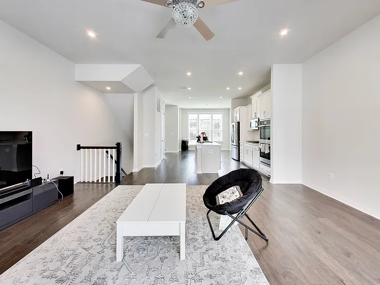 16212 Bushwick Pl — Photo 9