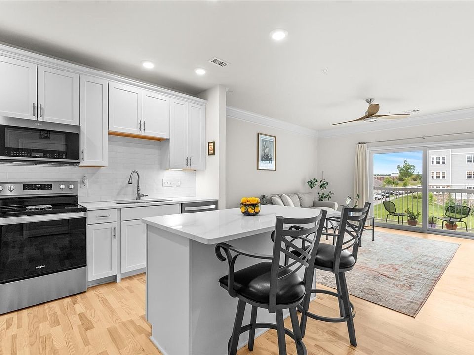 1st image of 3202 Peters Farm Way #202