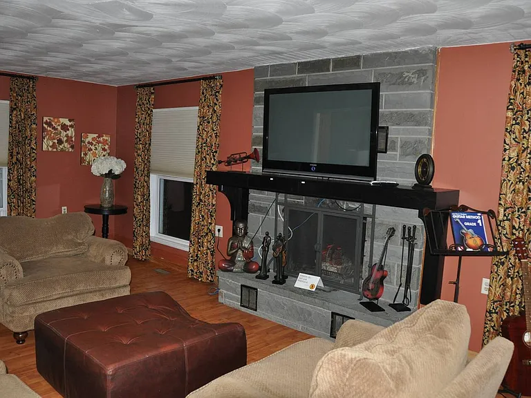 30 Ross Rd — Photo 12