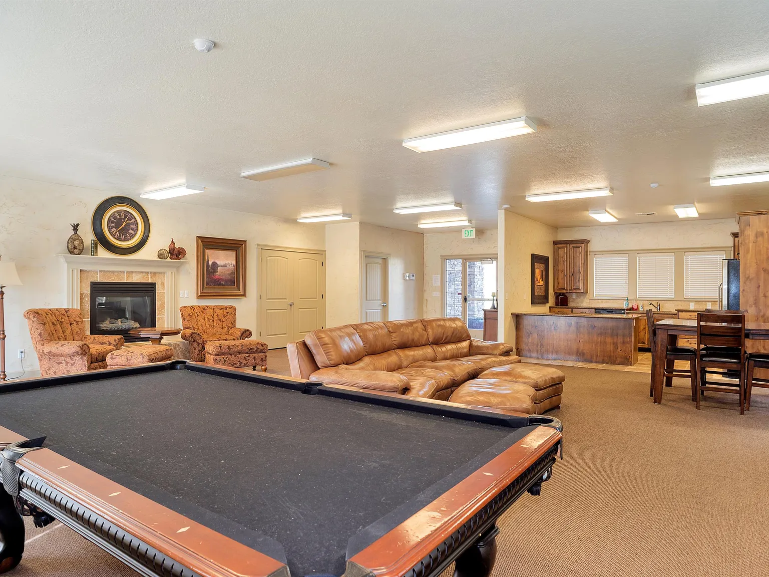 1227 N Silver Crest - AD - 1 — Photo 4