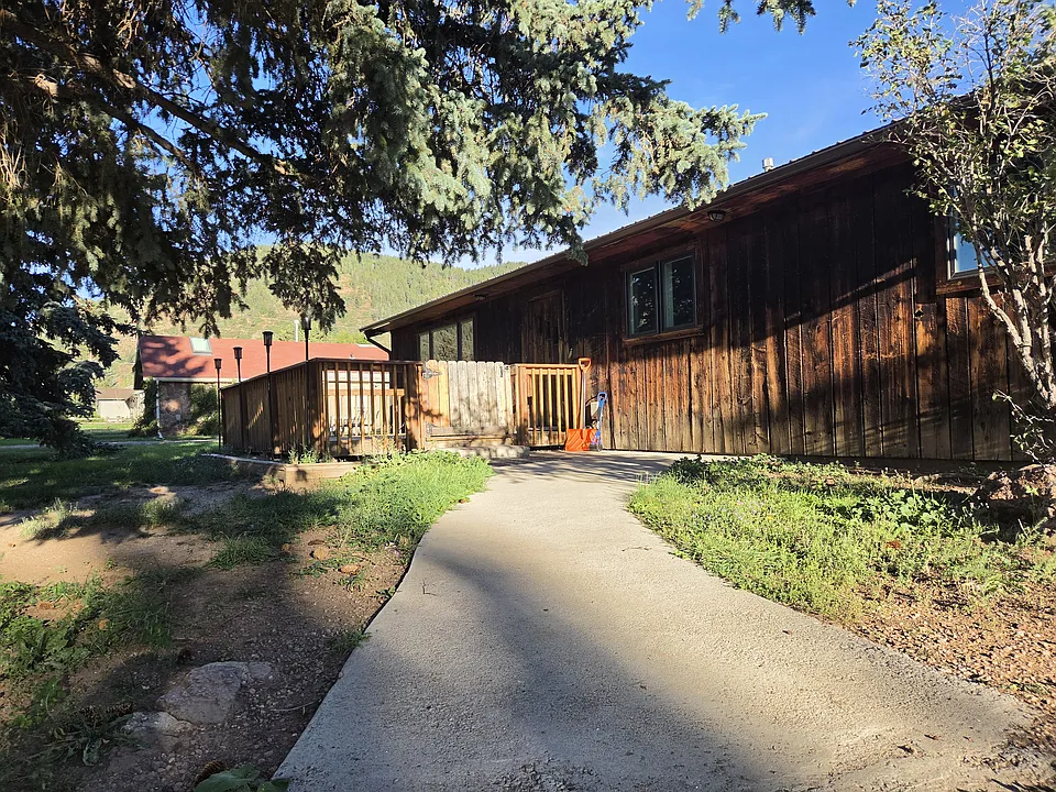 84 S Valley Rd #A