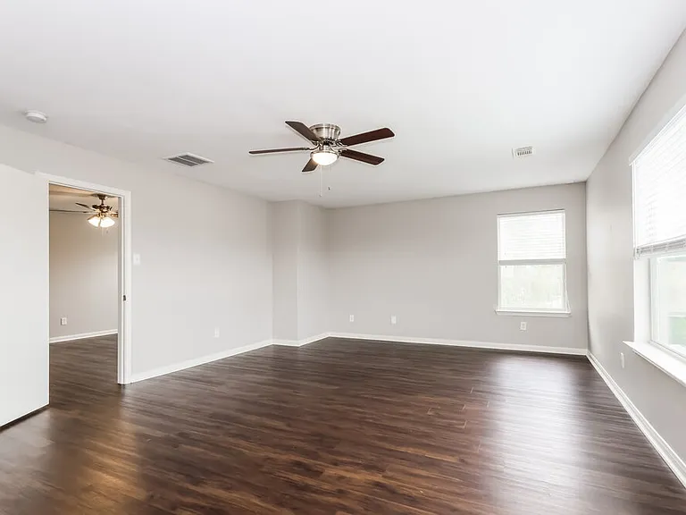 3330 Legends Mill Dr — Photo 8