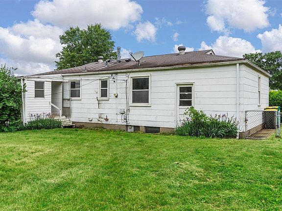 3rd image of 606 Farlo Dr