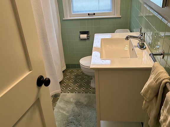 Upper level bathroom