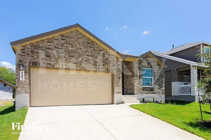 4 bed, 3.0 bath, 1910 sqft, $1,985 — Photo 2