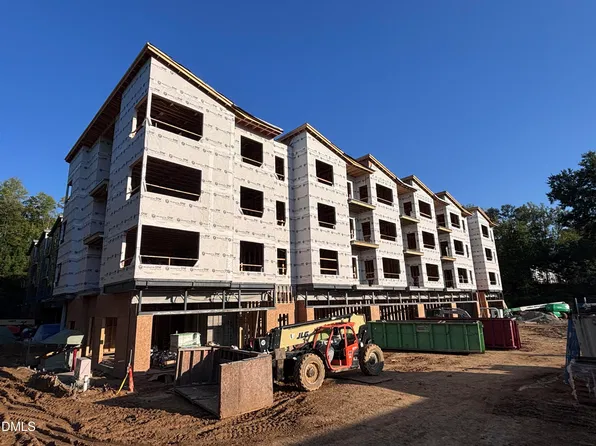 120 Two Hills Dr #301A, Carrboro, NC 27510