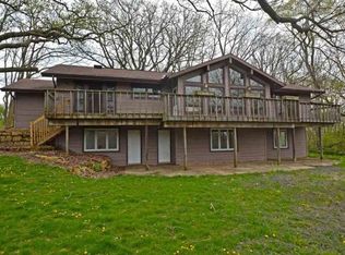 2624 Lunde Ln, Mount Horeb, WI 53572