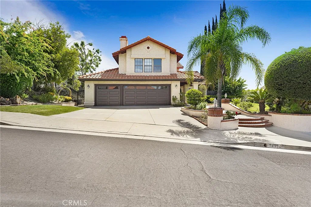 5 bed, 2800 sqft, $6,000 — Photo 1
