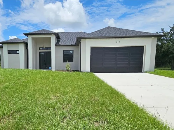 812 Hibiscus Ave, Lehigh Acres, FL 33972
