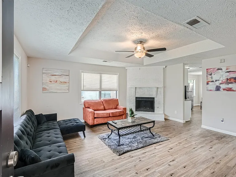 1091 Summer Brook Rd — Photo 5