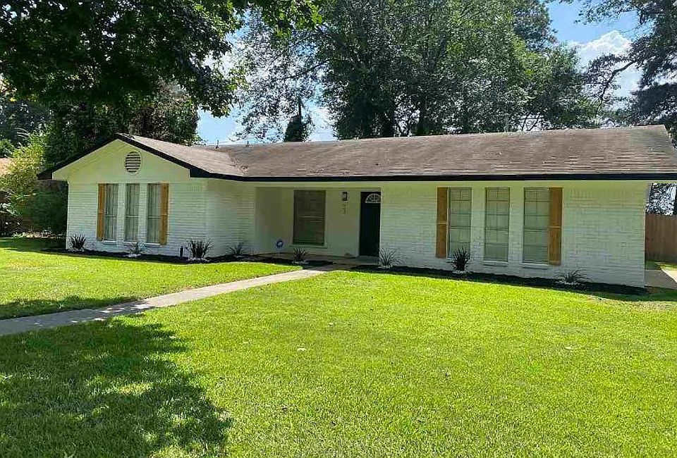 1st image of 53 Broadmoor Dr