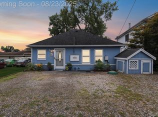 9037 Buckingham St, White Lake, MI 48386