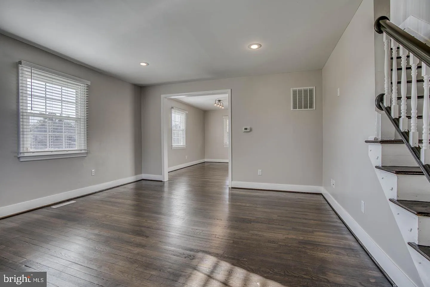 3 bed, 2.0 bath, 1819 sqft, $2,500 — Photo 2