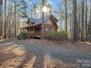 907 Hidden Lake Pkwy, Nebo, NC 28761