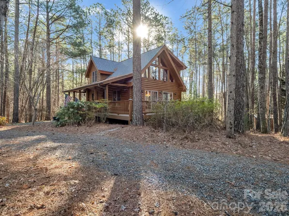 907 Hidden Lake Pkwy, Nebo, NC 28761