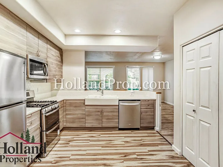 248 NW Prescott Pl — Photo 15