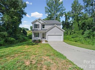 470 Woodberry Dr, Mooresville, NC 28115